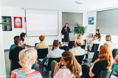 a2e73c0247fc398f3d54a83da5a2d303