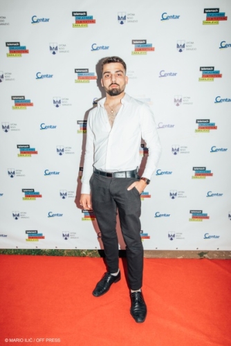 d8b9846f1291f9220e2c8fbe94472568